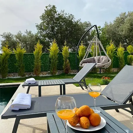 Tila Villa *
